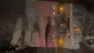 Veja v&iacute;deo: Carreta tomba na MG-429 em Santo Ant&ocirc;nio do Monte