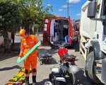 Arcos: Idoso de 72 anos é socorrido após colisão entre moto e caminhão