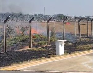 Inc&ecirc;ndio no Aeroporto de Divin&oacute;polis causa preju&iacute;zo para empresas; v&iacute;deo
