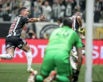 Atlético vence San Lorenzo e avança na Libertadores