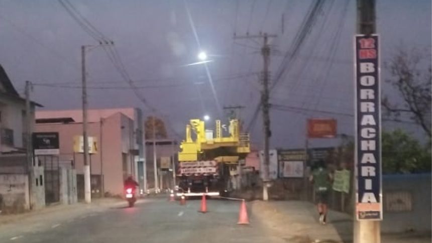 Settrans alerta para carga especial estacionada em Divinópolis