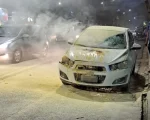 Carro pega fogo no Centro de Divinópolis