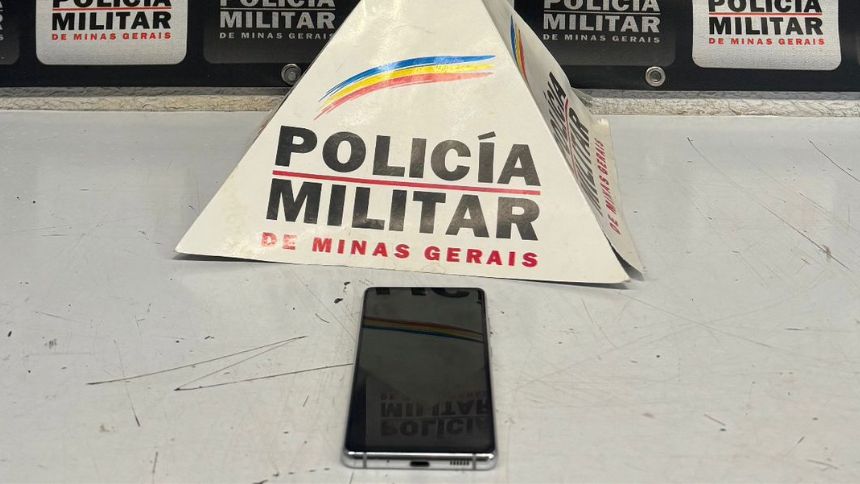 Homem &eacute; preso com celular furtado h&aacute; dois anos em Divin&oacute;polis