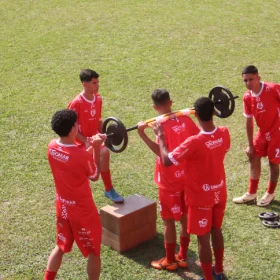 Guarani de Divin&oacute;polis Enfrenta Atl&eacute;tico de Tr&ecirc;s Cora&ccedil;&otilde;es na Estreia do Mineiro com Preocupa&ccedil;&otilde;es F&iacute;sicas