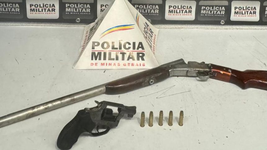 Homem &eacute; preso com rev&oacute;lver e espingarda em Divin&oacute;polis