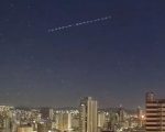 Meteoro risca o céu de Divinópolis na madrugada de segunda (12)