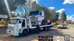PM encontra na MG-050 caminhão roubado e ainda busca carga avaliada em mais de 700 mil reais
