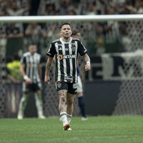 Juventude marca no fim e Galo perde mais uma no Brasileirão