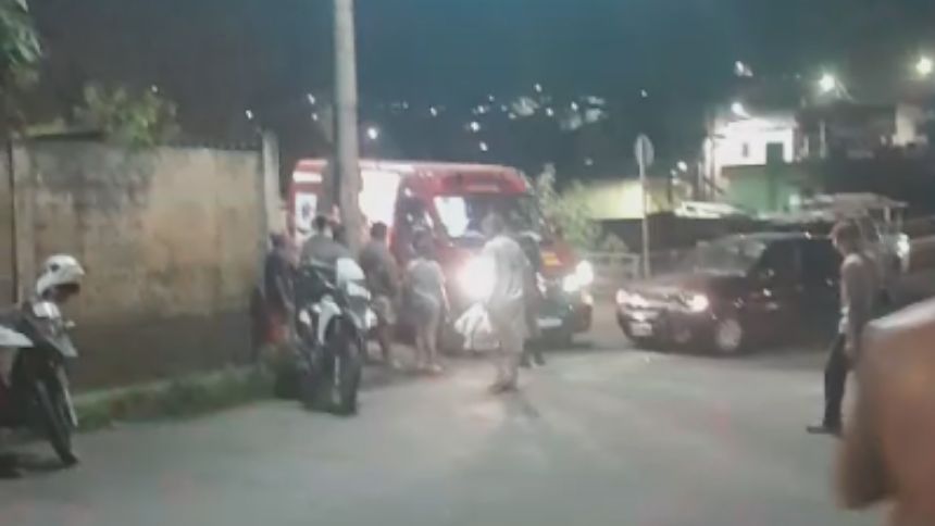 Acidente entre três veículos deixa criança gravemente ferida em Divinópolis; homem é preso