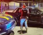 Carro furtado em Divinópolis é recuperado pela PRF de Patos de Minas
