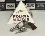 Carmo do Cajuru: Jovem esconde arma em árvore e é detido