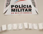 Samonte: Homem é preso com papelotes de cocaína em praça pública