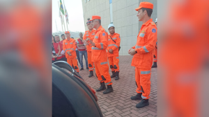 Bombeiros simulam combate a incêndio no Fórum em Divinópolis