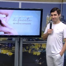Especialista aborda as vantagens e desvantagens da faceta de resina para os dentes