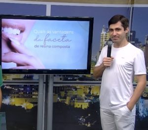 Especialista aborda as vantagens e desvantagens da faceta de resina para os dentes