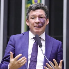 Projeto proíbe o uso de cartões do Bolsa Família em bets