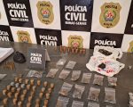 Drogas e armas são localizadas pela Polícia Civil em casa em Pará de Minas