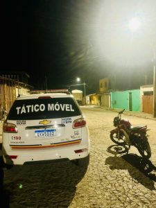Moto furtada &eacute; recuperada pela PM em Divin&oacute;polis