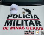 Dupla que dirigia sem CNH e portando arma é presa na MG-050 em Divinópolis