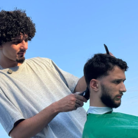 Documentário Corte de Cria: relação entre cabelo, autoestima e estigmas sociais