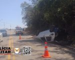 Grande BH: Homem fica ferido após capotar carro na MG-040