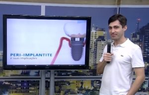 Peri-implantite: sintomas, causas e tratamento