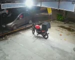 Vídeo: Adolescente de BH é baleada após carro entrar em comunidade no RJ