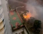 VÍDEO: Corpo de Bombeiros combate incêndio próximo a condomínio em Nova Lima