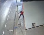 Vídeo: Dono de bar em BH coloca graxa para evitar furtos