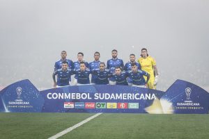 Hora da Raposa voltar a uma decis&atilde;o continental. Lan&uacute;s x Cruzeiro. A Minas FM transmite.