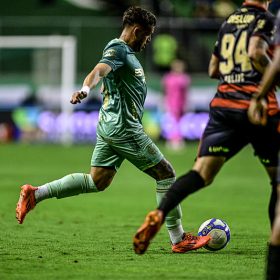 Am&eacute;rica vence e volta a sonhar com o G4.