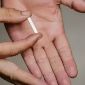 Anvisa proíbe implantes hormonais manipulados, conhecidos como chip da beleza