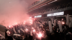 Torcedores do Atl&eacute;tico recebem apoio em Buenos Aires