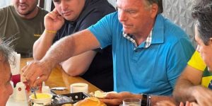 Bolsonaro chega em BH para participar de motocarreata
