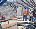 Homem cai de estrutura em obra no Rancho Alegre, em Divinópolis