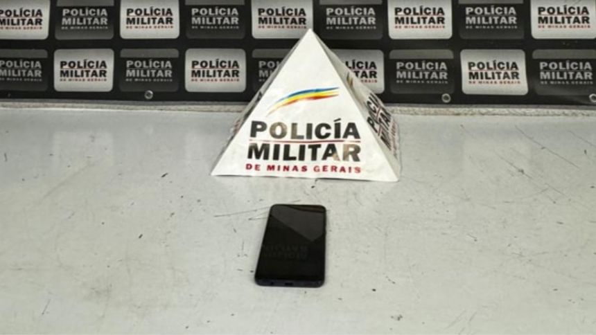 Idoso &eacute; preso por recepta&ccedil;&atilde;o de celular furtado em Divin&oacute;polis