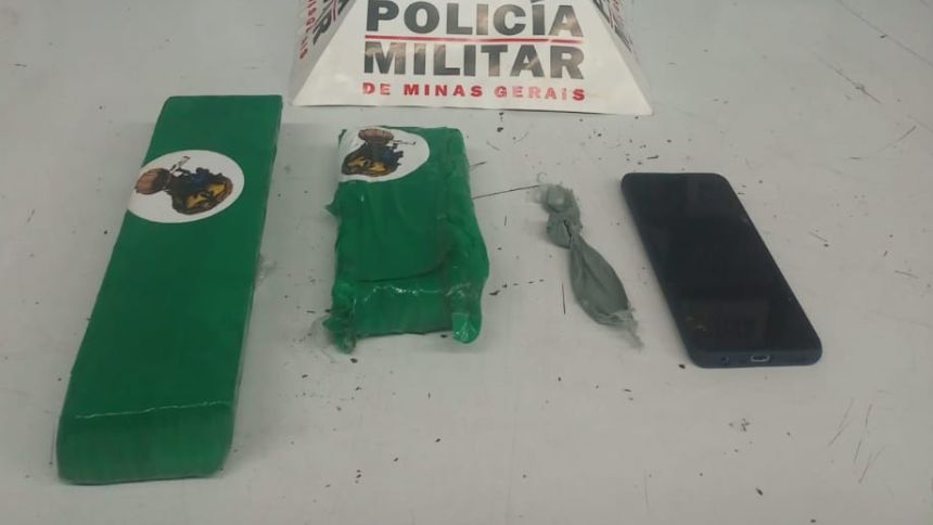 Traficante agride mulher e &eacute; preso escondido atr&aacute;s do fog&atilde;o em Divin&oacute;polis