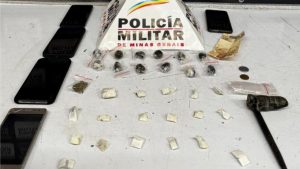 Drogas a domicílio: PM prende suspeitos de tráfico e ‘delivery’ do material em Divinópolis