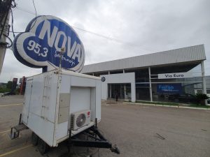 Est&uacute;dio M&oacute;vel da R&aacute;dio Nova Sertaneja esta AO VIVO direto da VIA EURO em Divin&oacute;polis.