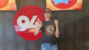 Palco Autoral 94LIVE: Conhe&ccedil;a a trajet&oacute;ria musical de Carvalho Voador