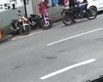 Vídeo: homem desce de moto para furtar outra, no Centro de Divinópolis