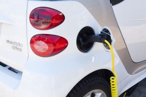 &lsquo;Bombas-rel&oacute;gio&rsquo;: por que carros el&eacute;tricos preocupam ap&oacute;s furac&atilde;o nos EUA