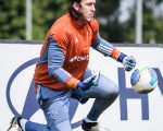 Cássio sente lesão durante o treinamento e preocupa o Cruzeiro.