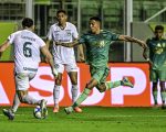 Coelho empata e pode cair para 8º na série B.