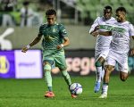 Coelho vence de virada no fim do jogo e volta a colar no G4