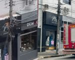 Bombeiros combatem incêndio em poste no Centro de Divinópolis
