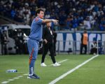 Já sob pressão, Diniz terá que reinventar o Cruzeiro.