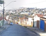 Ladrão pula muros, ameaça vizinhos e é morto a facadas na Grande BH
