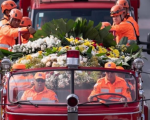 Sob aplausos, vítimas de queda de helicóptero são sepultadas em BH; veja vídeos