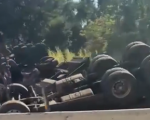 VÍDEO: Acidente com carreta na BR-262 deixa motorista morto e mulher em estado grave